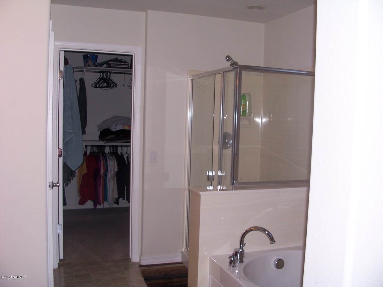 2026 West Davis Road Phoenix, AZ 85023 - Photo 9 of 15 Master bath