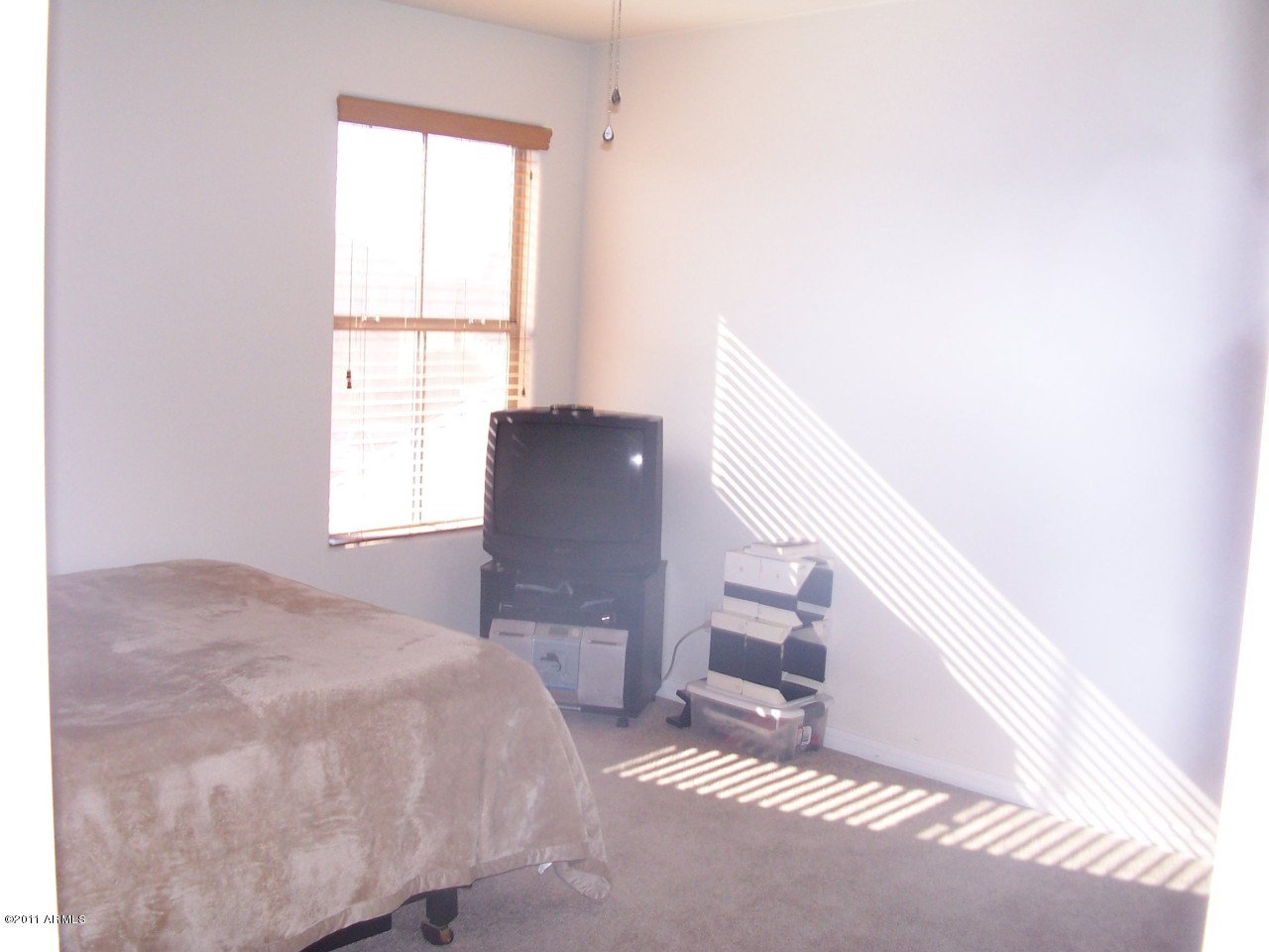 2026 West Davis Road Phoenix, AZ 85023 - Photo 10 of 15 Second bedroom