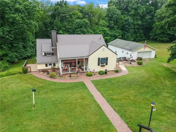 $239,900 | 1720 Royal Drive, Ellwood City, PA 16117