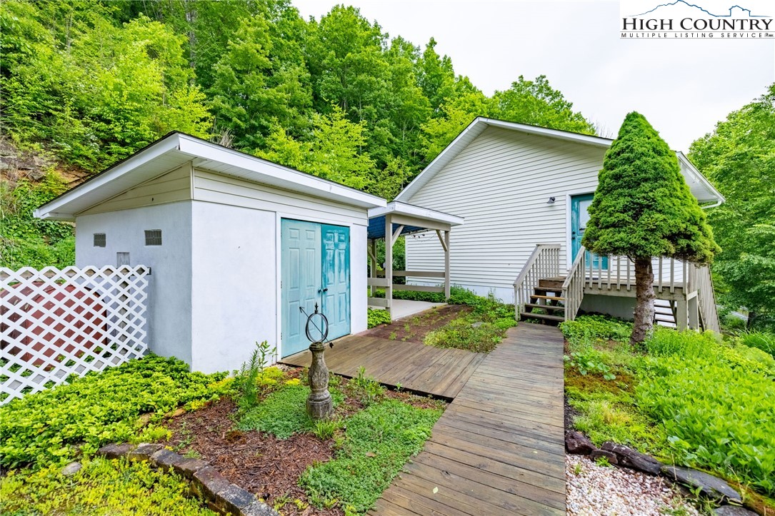 2530 Bear Wallow Road Lansing, NC 28643 - Photo 7 of 48 a front view of house with yard and green space