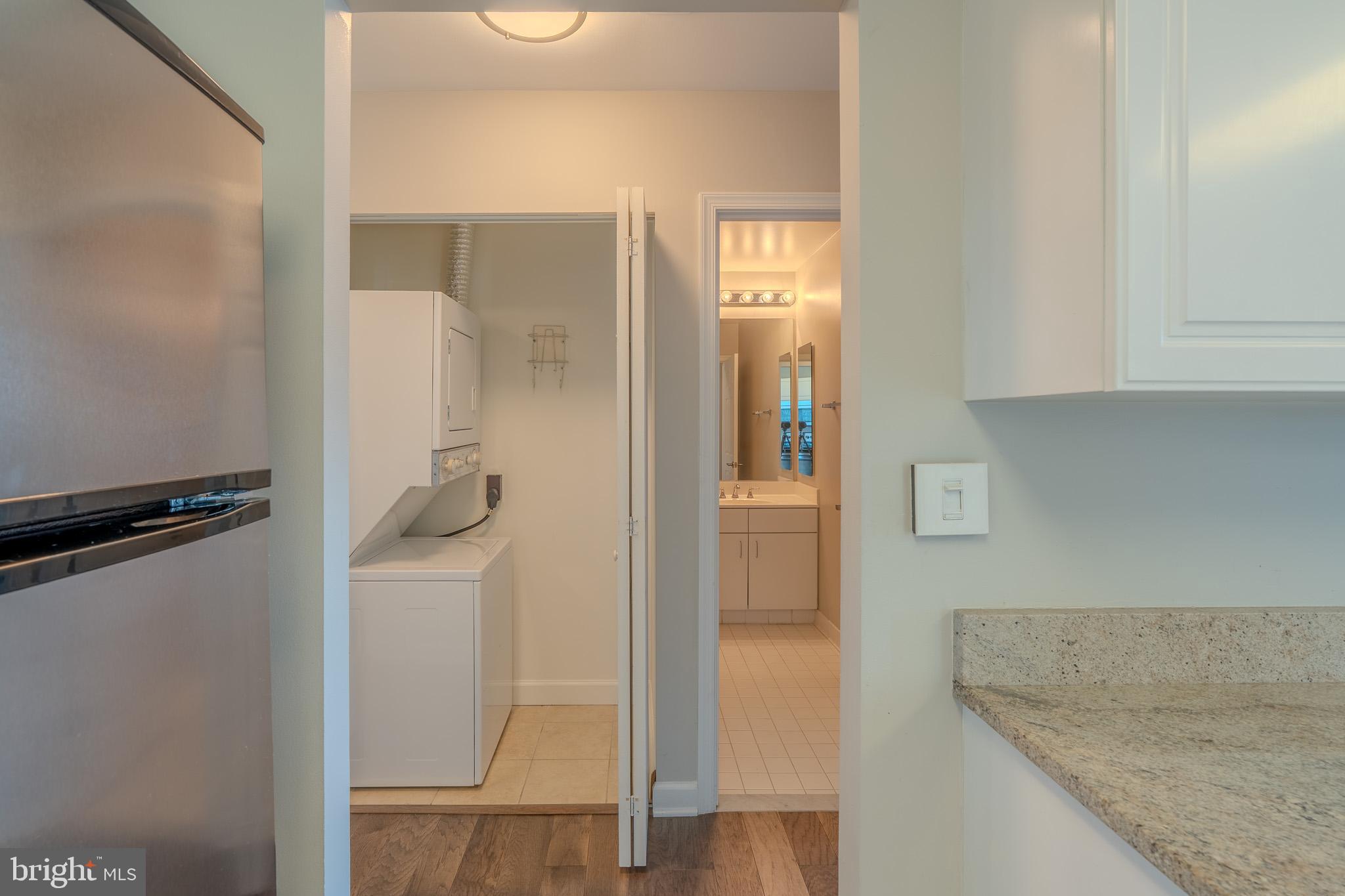 100 Harborview Drive, Unit 302 Baltimore, MD 21230 - Photo 38 of 48 a view of bathroom