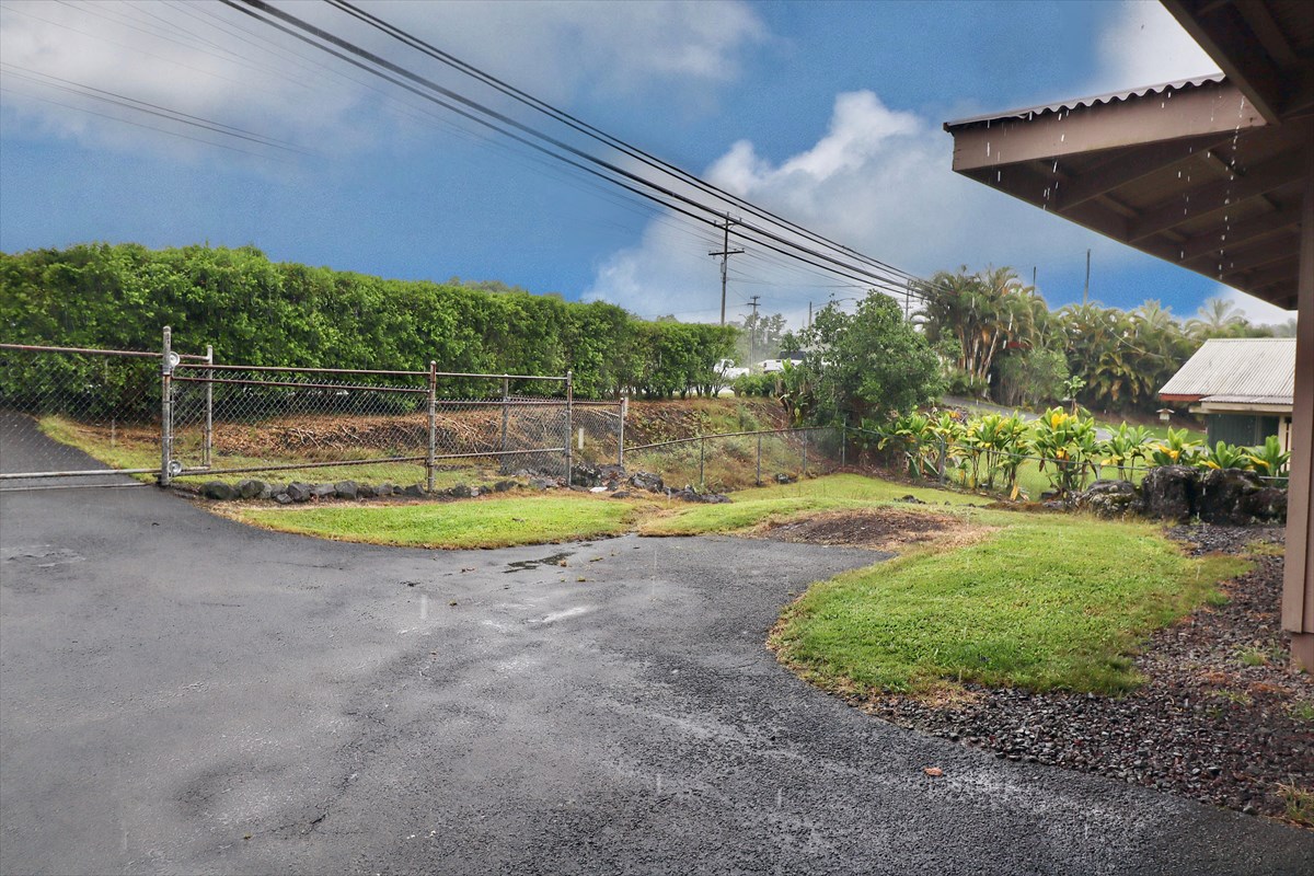 17-212 Volcano Road Keaau, HI 96749 - Photo 19 of 24 a view of a swimming pool with a yard