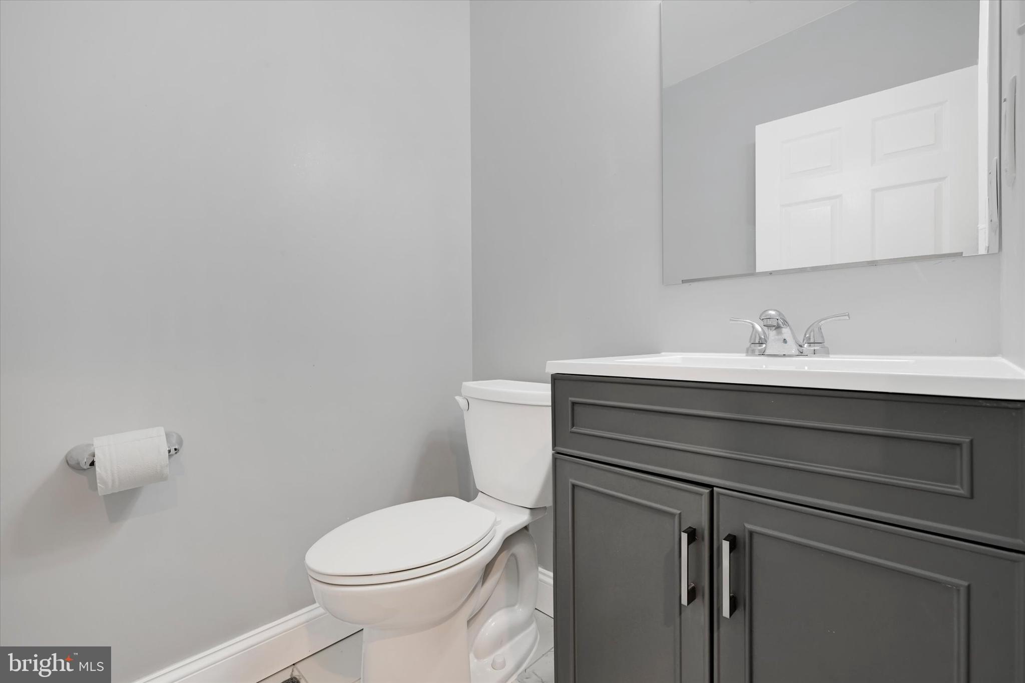 2807 Lawina Road Baltimore, MD 21216 - Photo 9 of 40