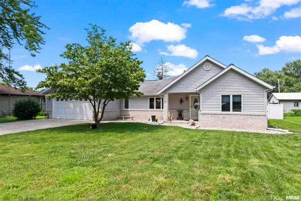 $210,000 | 929 North 3rd Street, Riverton, IL 62561