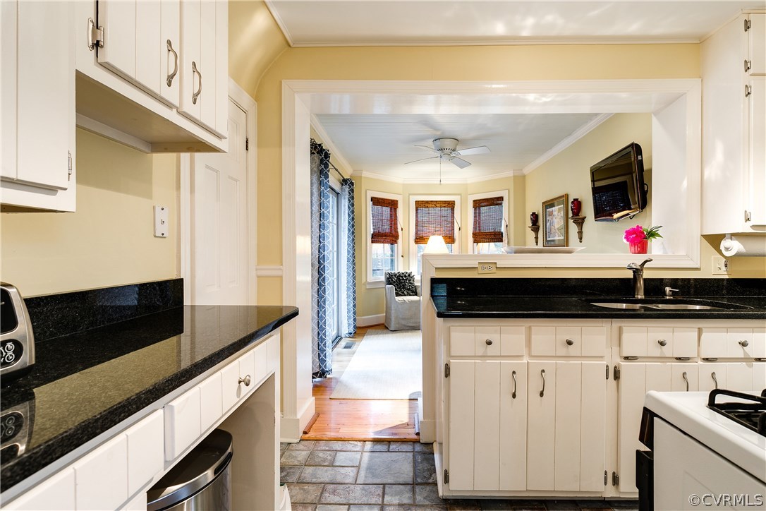 914 Pine Ridge Road Richmond, VA 23226 - Photo 12 of 39 Charming galley kitchen opens to family room addit