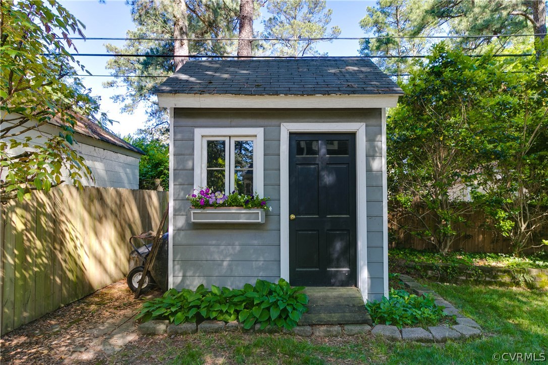 914 Pine Ridge Road Richmond, VA 23226 - Photo 34 of 39 Charming little shed for your garden tools and spo