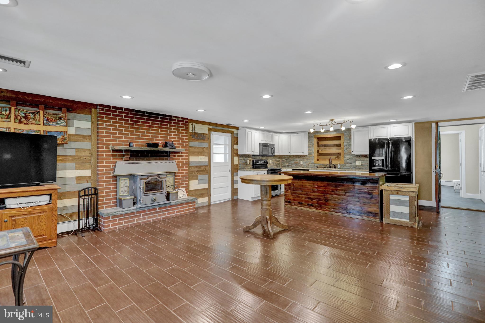 185 Sawmill Road Boyertown, PA 19512 - Photo 4 of 13 Gallery Image 4