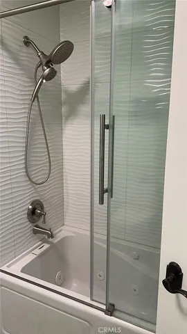 $2,000 | 23120 Posada Drive, Valencia, CA 91354