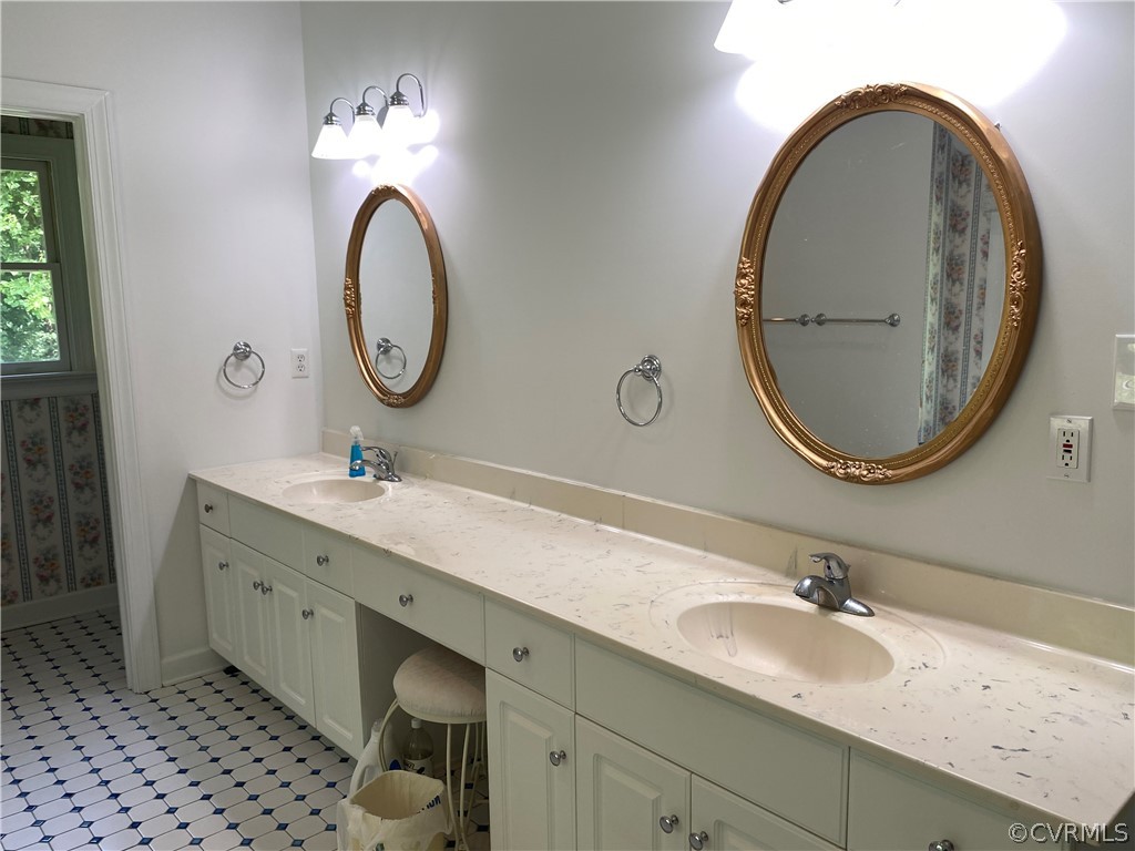 7701 Hunters Ridge Drive Prince George, VA 23875 - Photo 33 of 46 Gallery Image 33