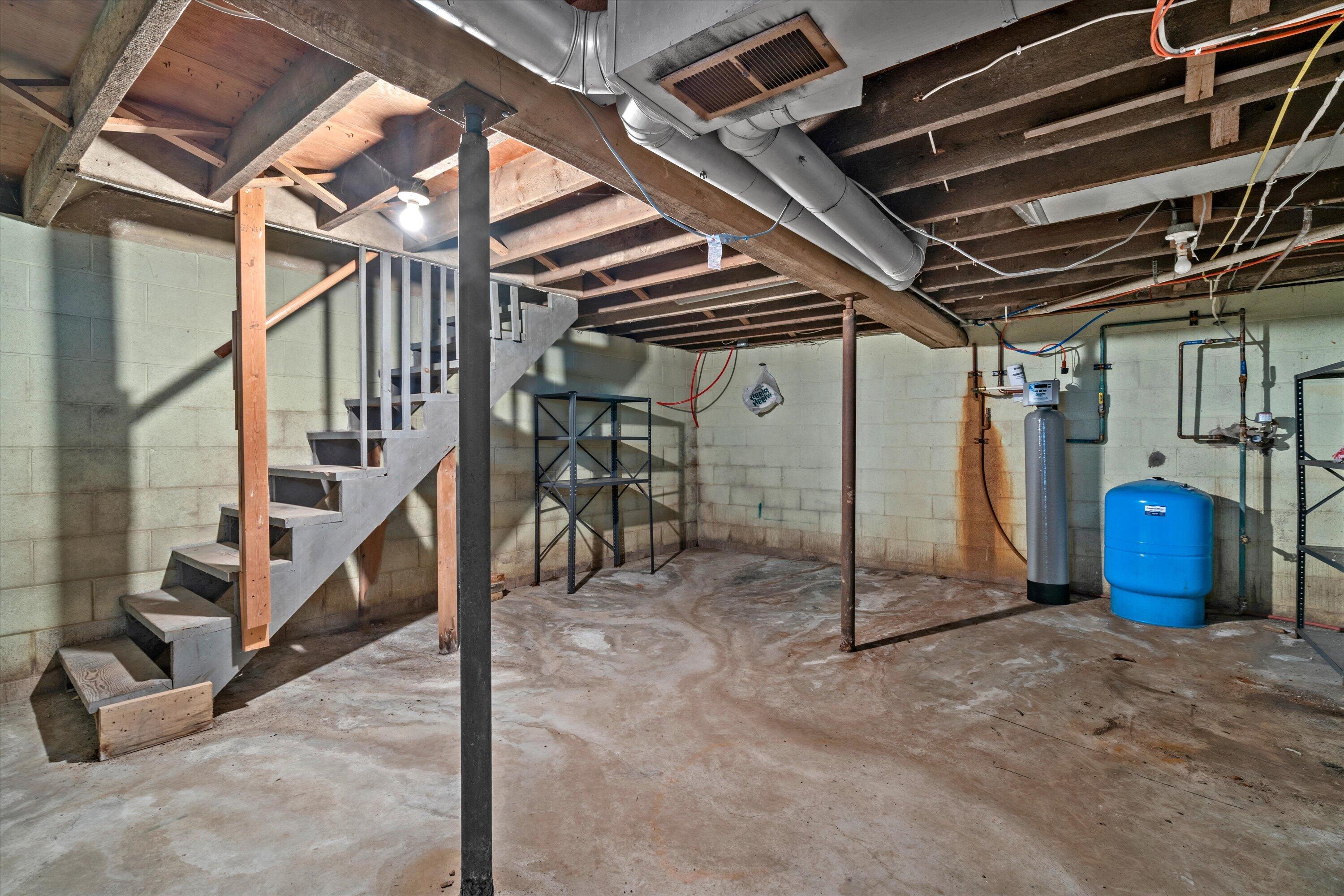 6544 Mohawk Road Wayne, WI 53002 - Photo 24 of 33 Clean/Open LL
