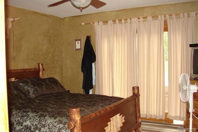 3659 Sutton Road Metamora, MI 48455 - Photo 14 of 28 Master suite.jpg