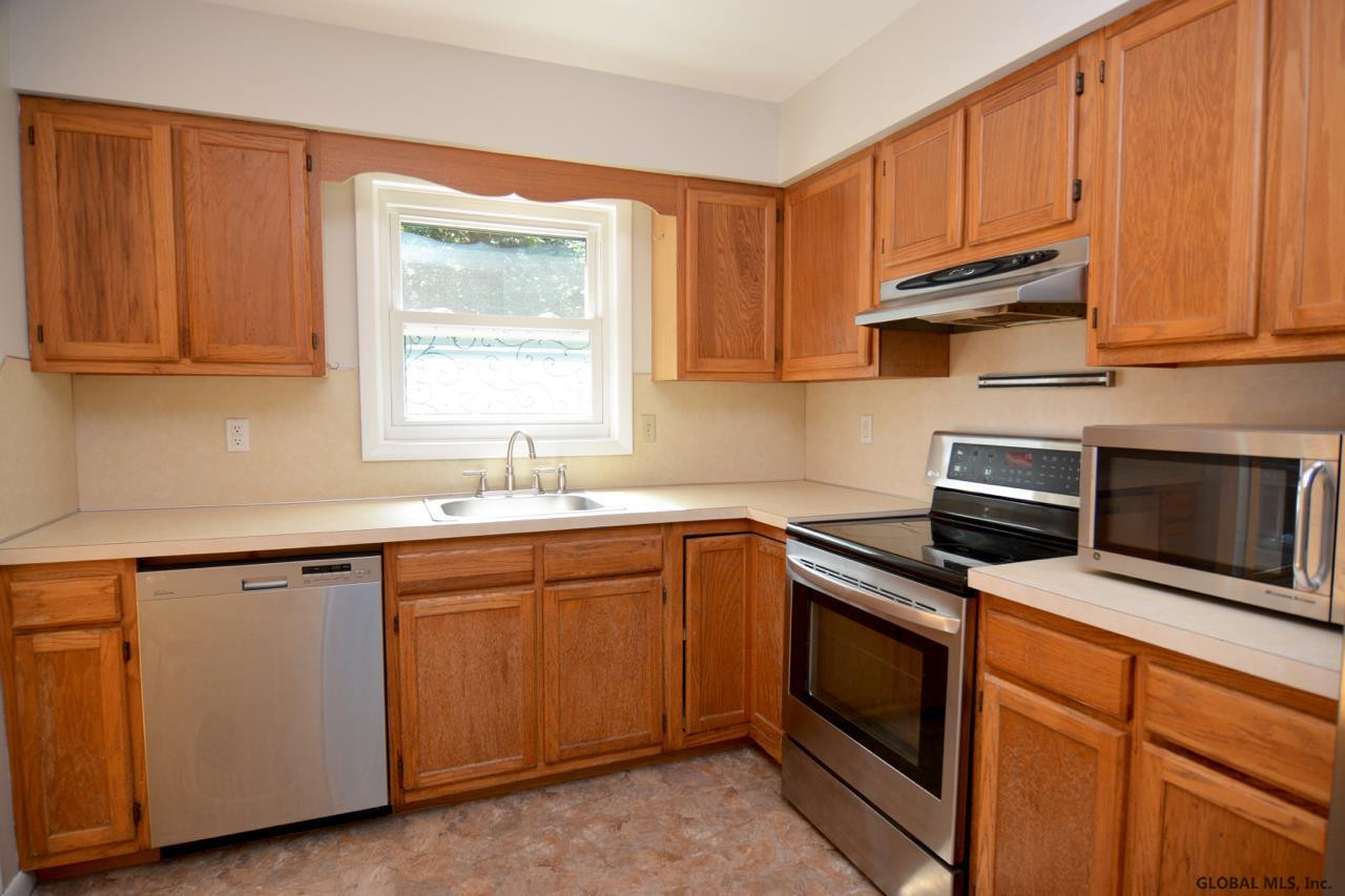 15 Moonglow Road Wilton, NY 12831 - Photo 14 of 40 Photo 14