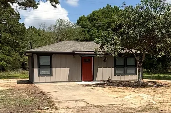 $1,150 | 204 Forrest Trail, West Columbia, TX 77486