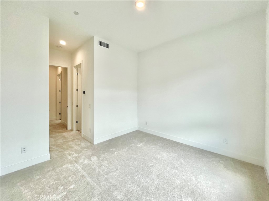 27511 Elderberry Drive Valencia, CA 91381 - Photo 13 of 35