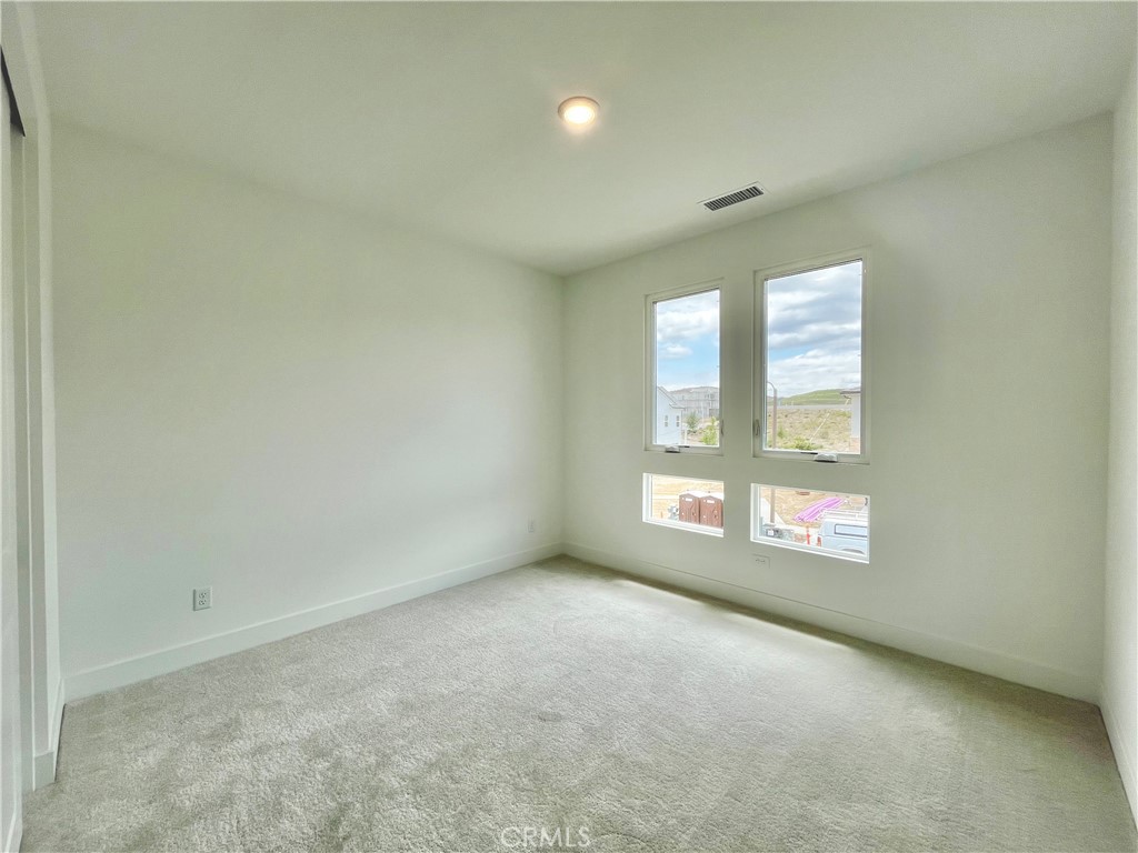 27511 Elderberry Drive Valencia, CA 91381 - Photo 28 of 35