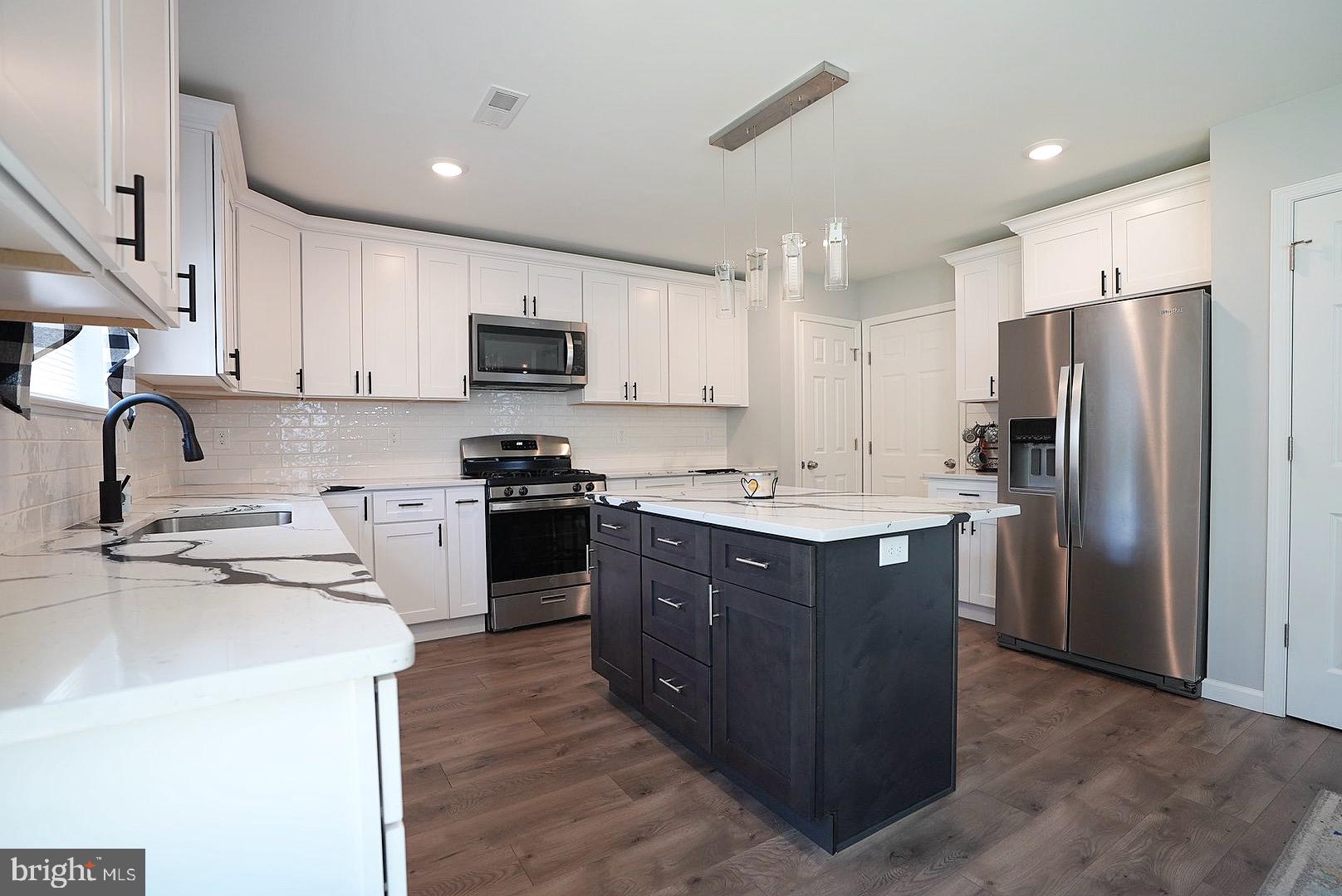 111 Rena Street Newfield, NJ 08344 - Photo 8 of 41 Custom Kitchen