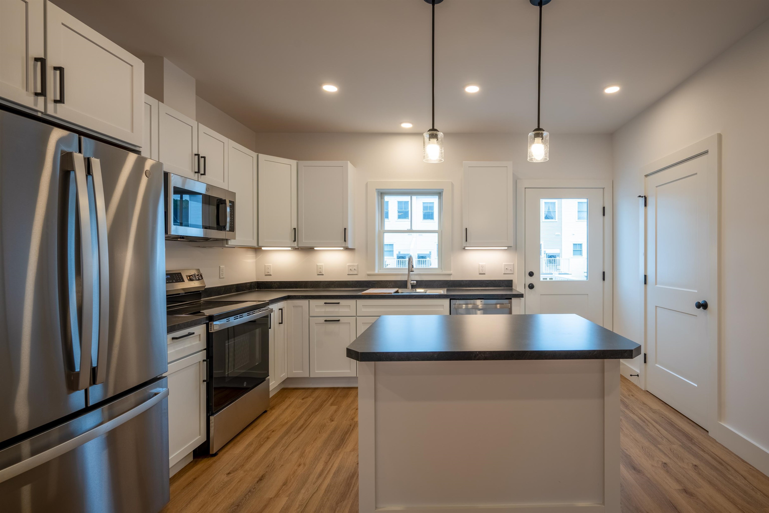 39 Barnes Brk Road, Unit 9 3 Middlebury, VT 05753 - Photo 5 of 27 Gallery Image 5