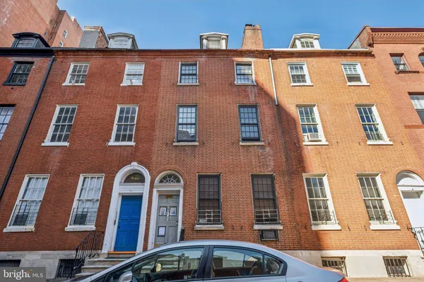 $4,000 | 1223-00 Spruce Street, Unit 3F, Philadelphia, PA 19107