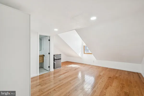 $4,000 | 1223 Spruce Street, Unit 3F, Philadelphia, PA 19107