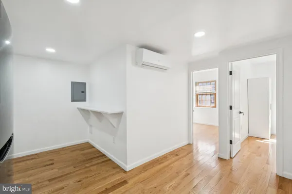 $4,000 | 1223-00 Spruce Street, Unit 3F, Philadelphia, PA 19107