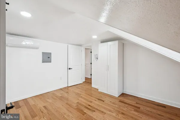 $4,000 | 1223-00 Spruce Street, Unit 3F, Philadelphia, PA 19107