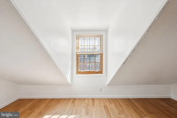 $4,000 | 1223-00 Spruce Street, Unit 3F, Philadelphia, PA 19107