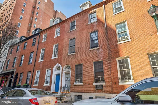 $4,000 | 1223-00 Spruce Street, Unit 3F, Philadelphia, PA 19107