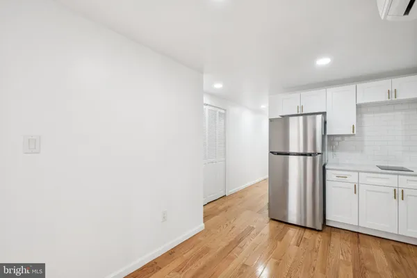 $4,000 | 1223-00 Spruce Street, Unit 3F, Philadelphia, PA 19107