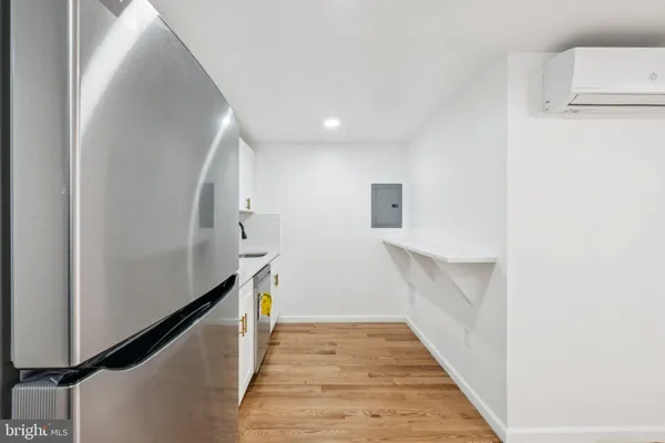 $4,000 | 1223-00 Spruce Street, Unit 3F, Philadelphia, PA 19107