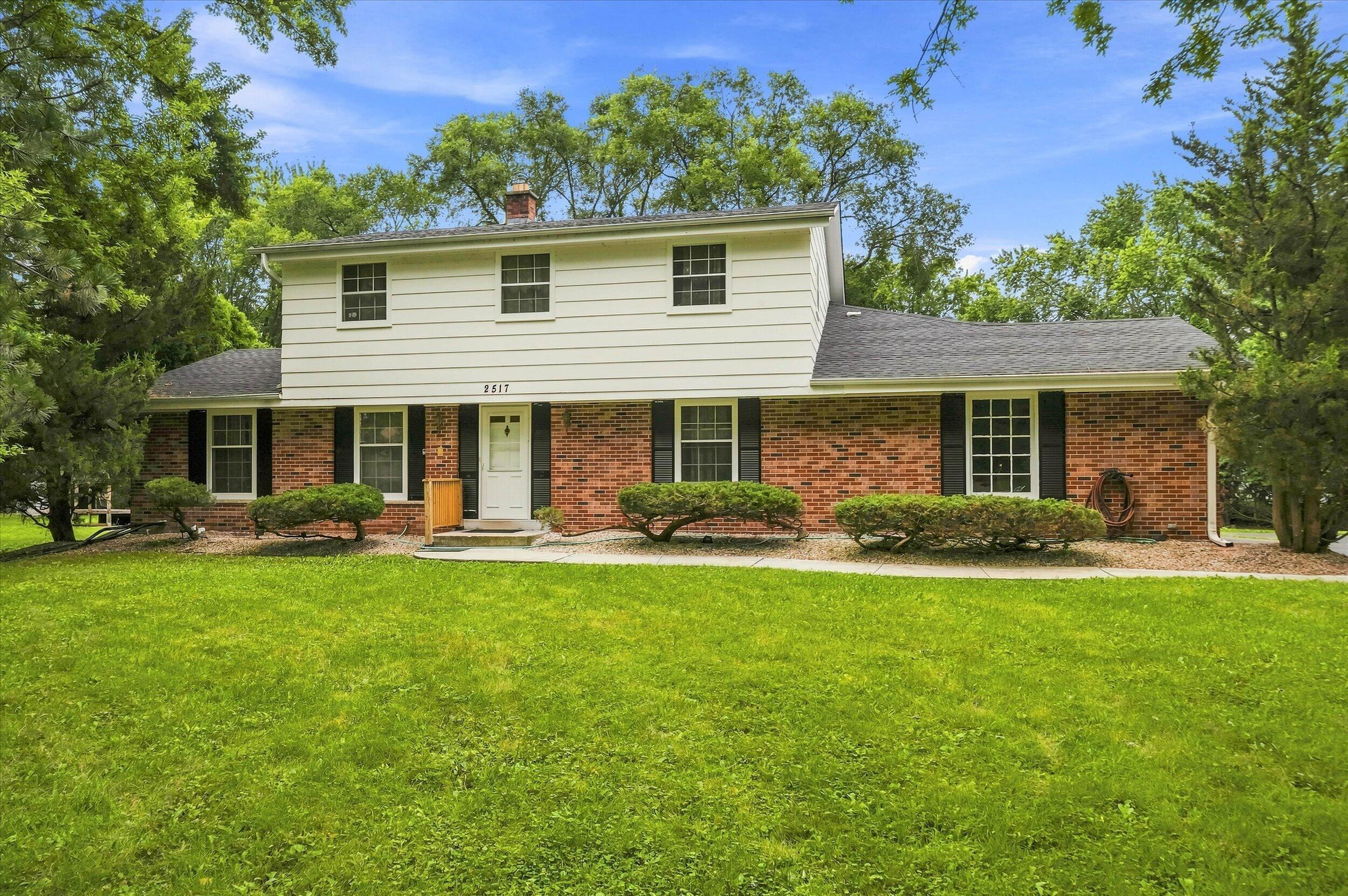 2517 West Chestnut Road Mequon, WI 53092 - Photo 42 of 59 42-Front Exterior