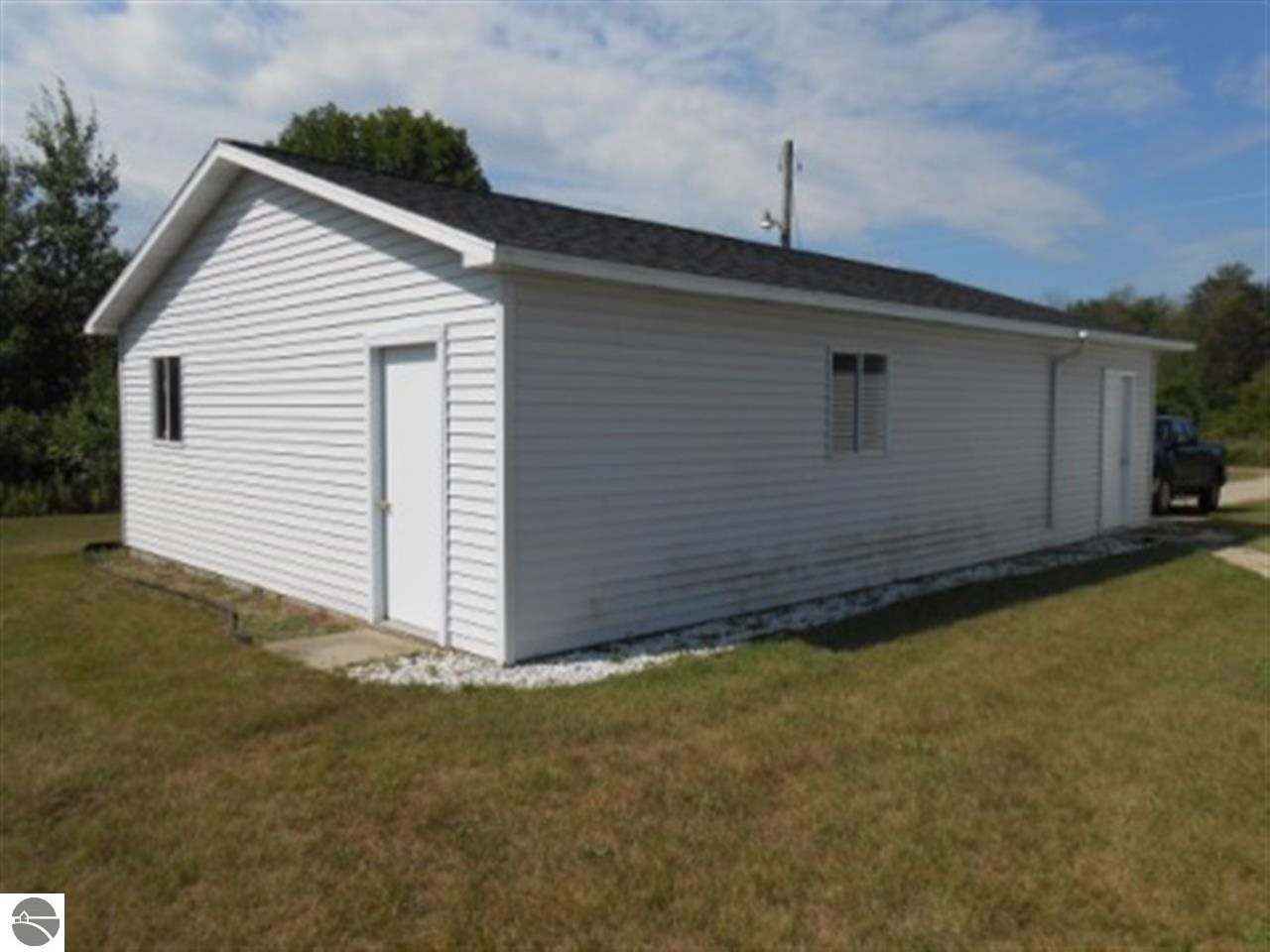 11900 North Shepherd Road Clare, MI 48617 - Photo 4 of 10 1749828-3.JPG