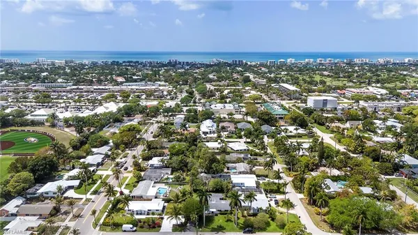 $3,200 | 2261 11th Street North, Naples, FL 34103