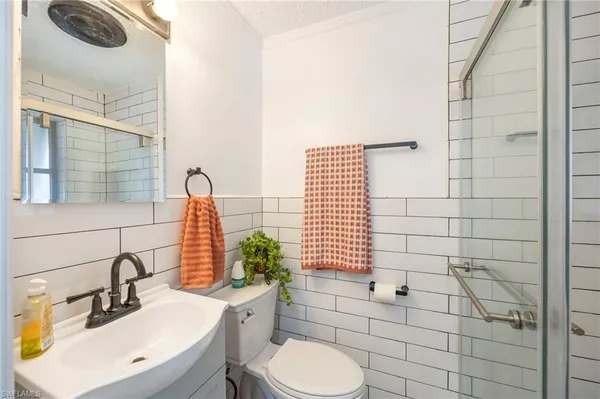 $3,200 | 2261 11th Street North, Naples, FL 34103
