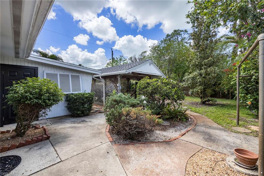2261 11th Street North Naples, FL 34103 - Photo 18 of 21