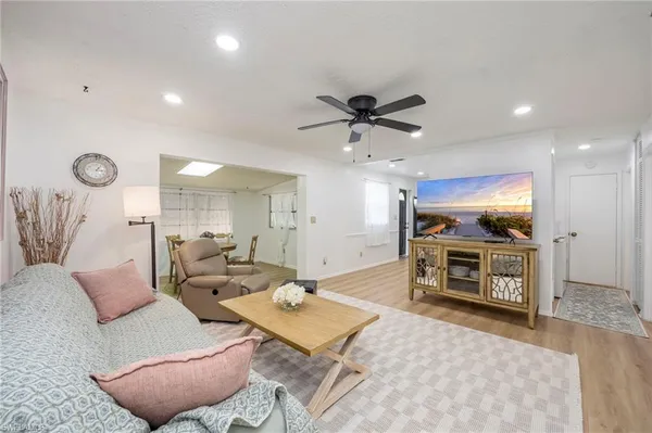 $3,200 | 2261 11th Street North, Naples, FL 34103