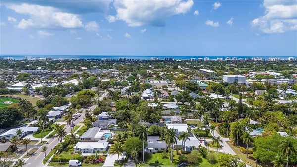 $3,200 | 2261 11th Street North, Naples, FL 34103