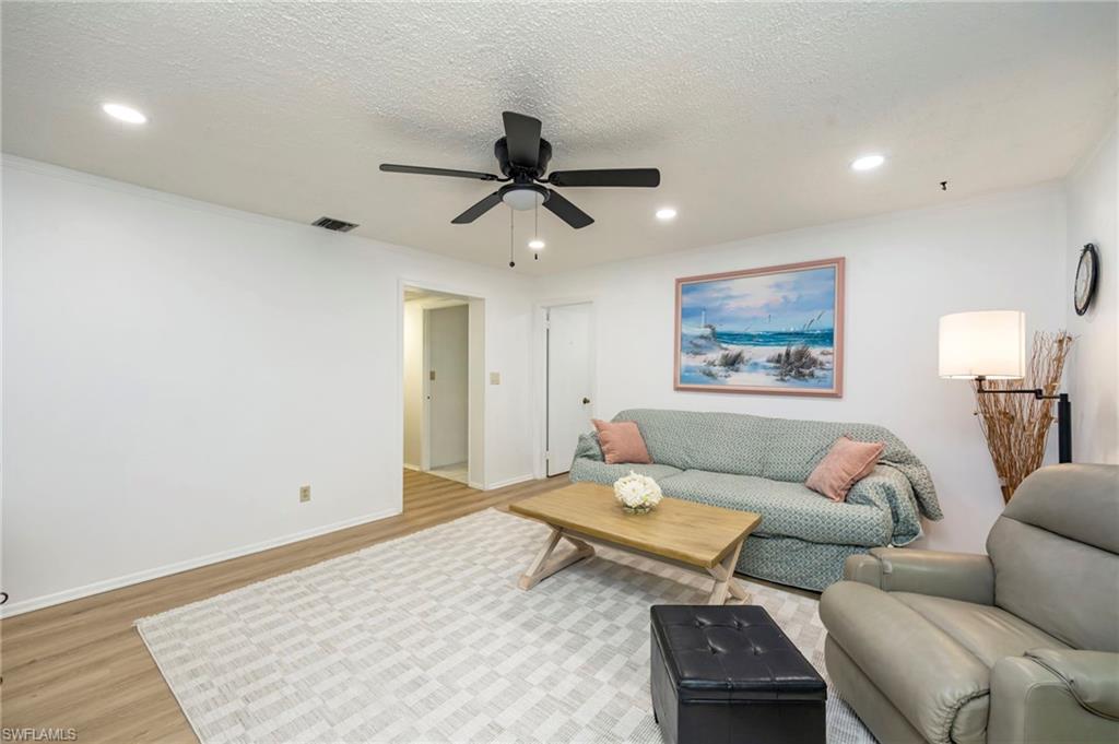 2261 11th Street North Naples, FL 34103 - Photo 4 of 21