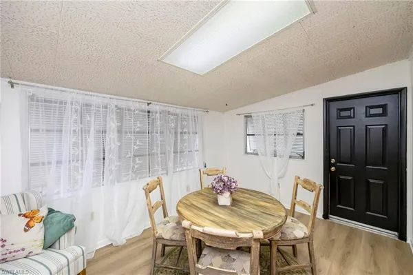 $3,200 | 2261 11th Street North, Naples, FL 34103