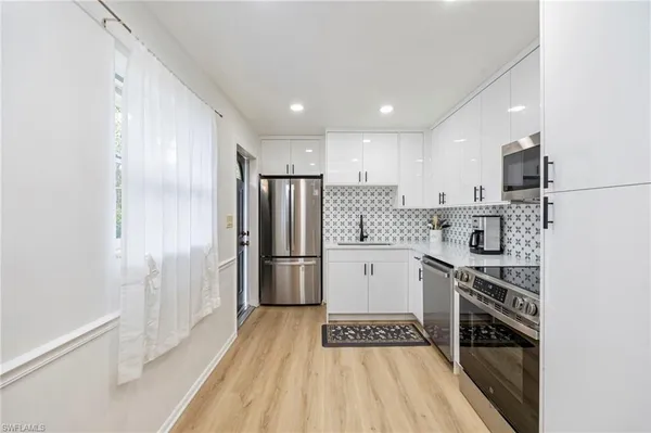 $3,200 | 2261 11th Street North, Naples, FL 34103