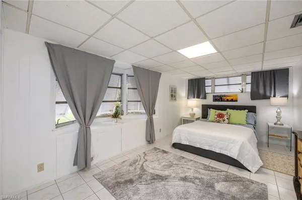 $3,200 | 2261 11th Street North, Naples, FL 34103