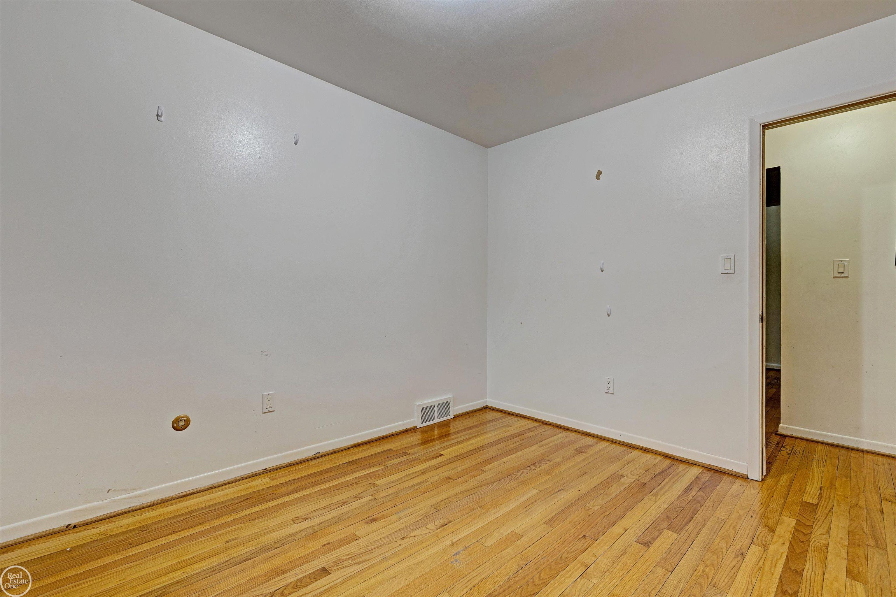 4736 Pelton Road Clarkston, MI 48346 - Photo 24 of 63 50127389-24.JPG