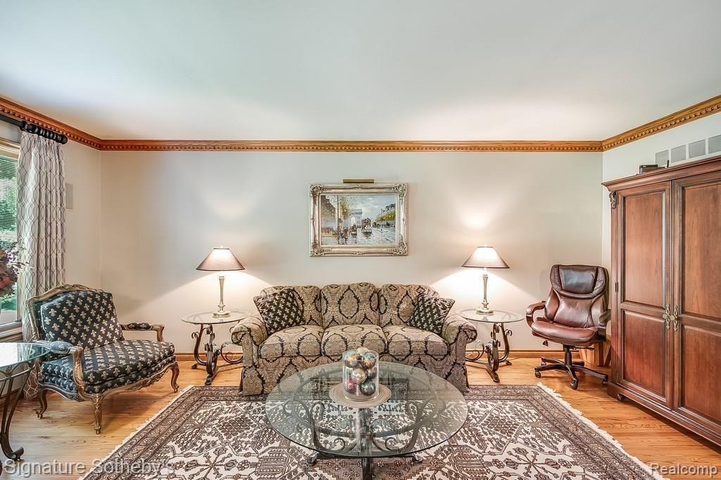 925 Stanford Circle Rochester Hills, MI 48309 - Photo 4 of 45