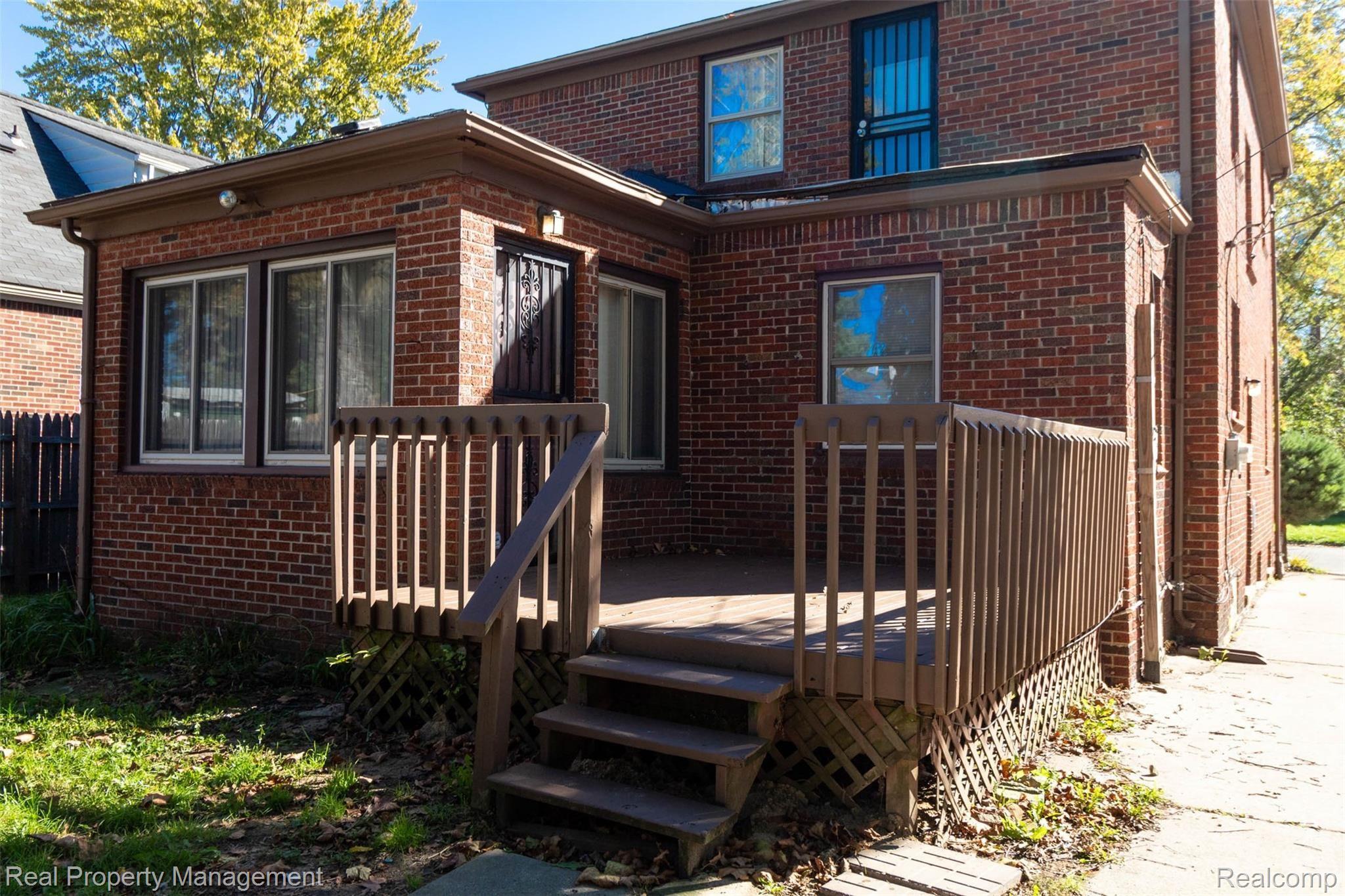 157 Ogemaw Road Pontiac, MI 48341 - Photo 22 of 23 yard (5).jpg