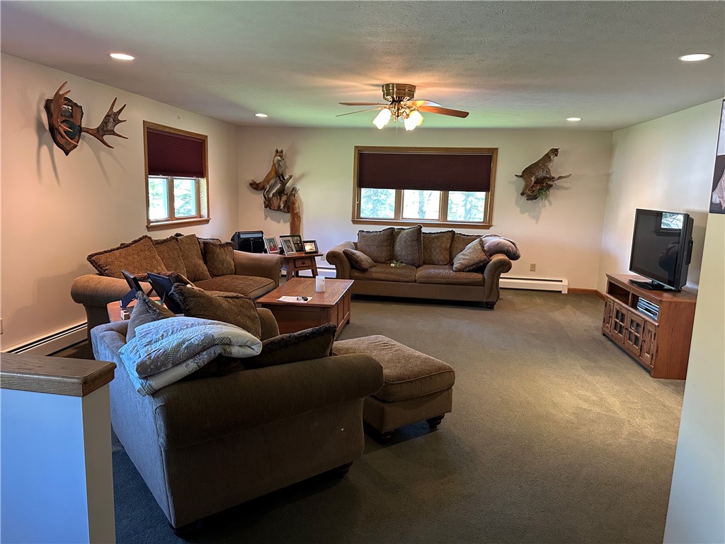 116 Derrick Road Bradford, PA 16701 - Photo 17 of 43 LIVING ROOM