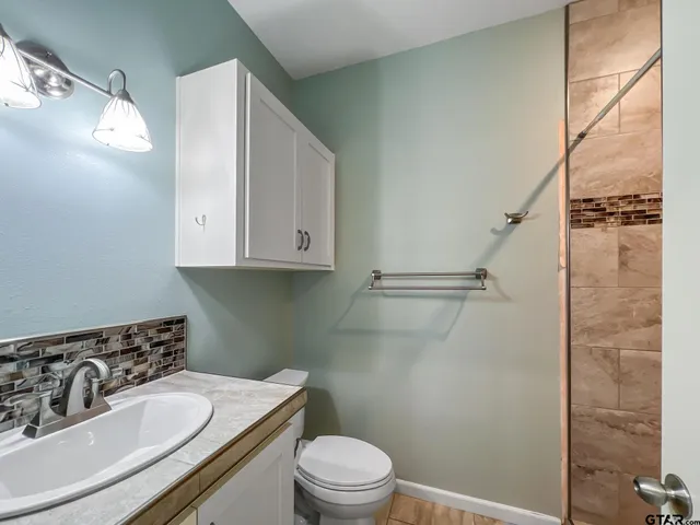 $1,390 | 11510 Kitty Hawk, Frankston, TX 75763