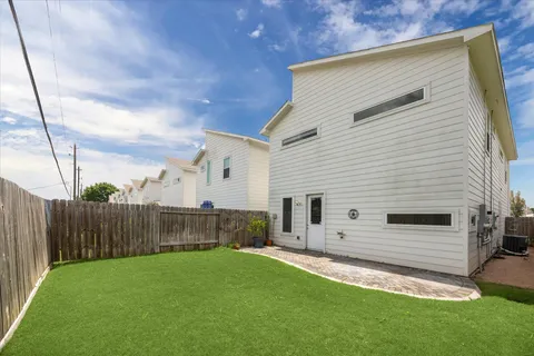 $365,000 | 2220 Cortijo Place, Houston, TX 77091