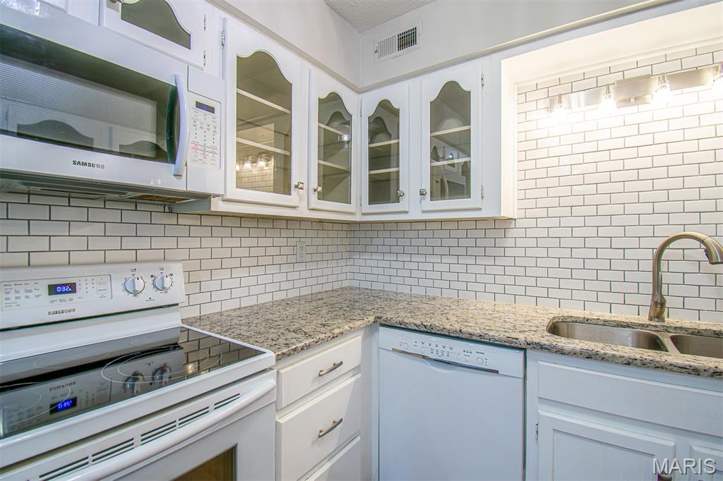 13036 Geranium Court St. Louis, MO 63146 - Photo 12 of 71