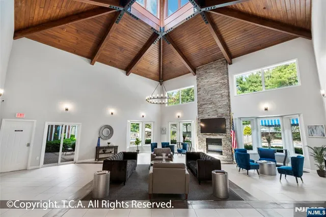 $789,000 | 302 Smith Court, Edgewater, NJ 07020