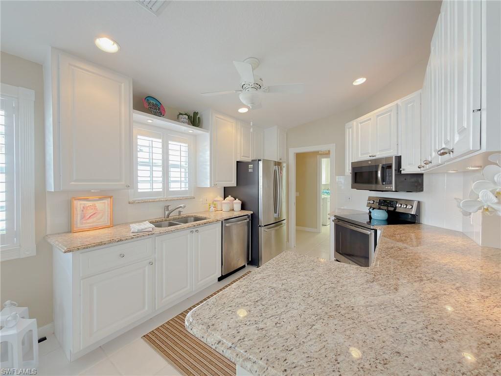 3356 Cayman Lane Naples, FL 34119 - Photo 15 of 46