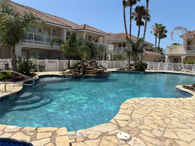 $2,400 | 14813 Leeward Drive, Unit 502, Corpus Christi, TX 78418